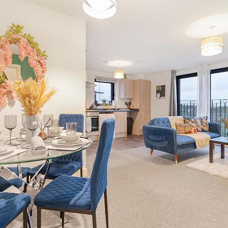 One And Two Bed Apartments Slough Near Heathrow كولنبروك المظهر الخارجي الصورة