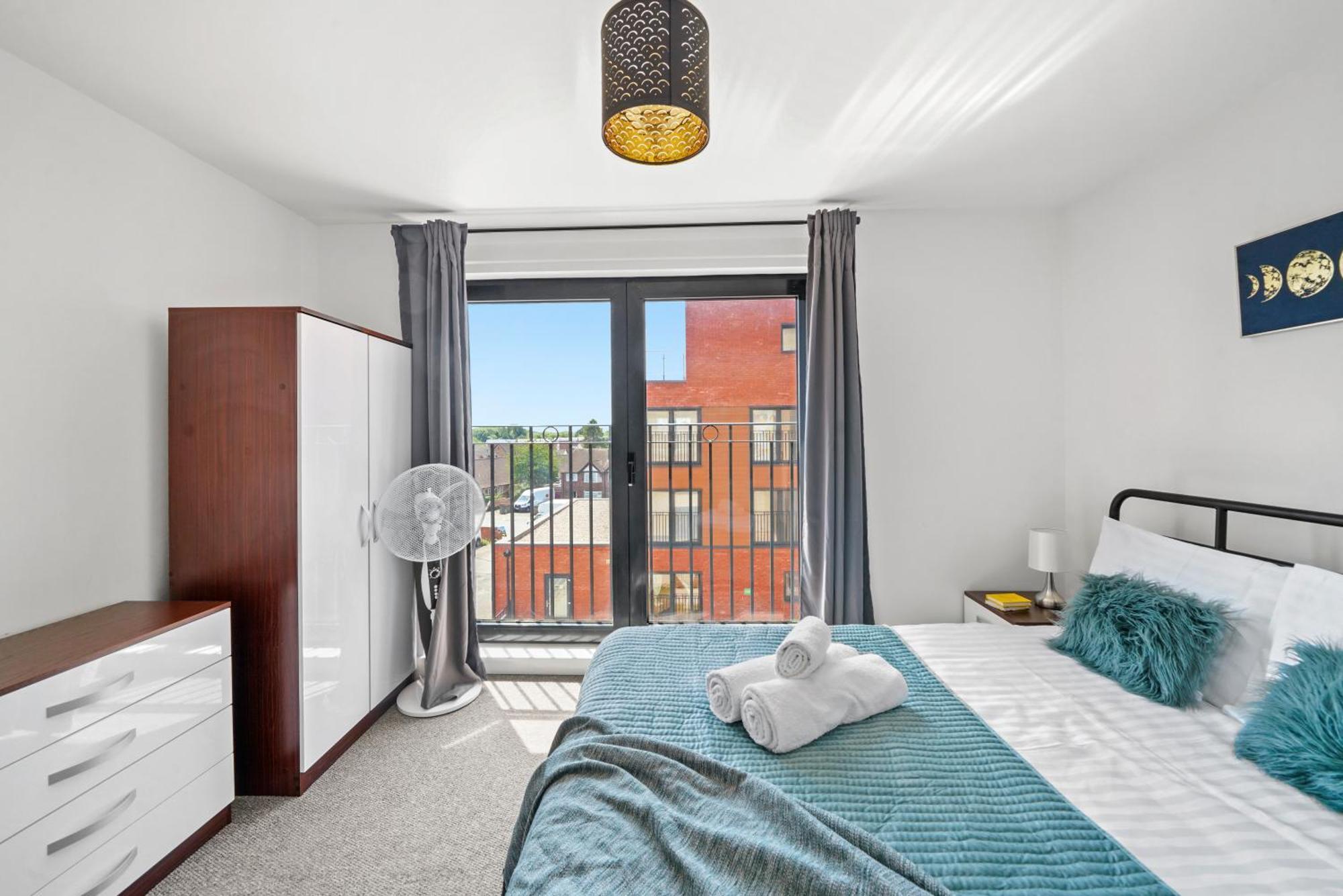 One And Two Bed Apartments Slough Near Heathrow كولنبروك المظهر الخارجي الصورة
