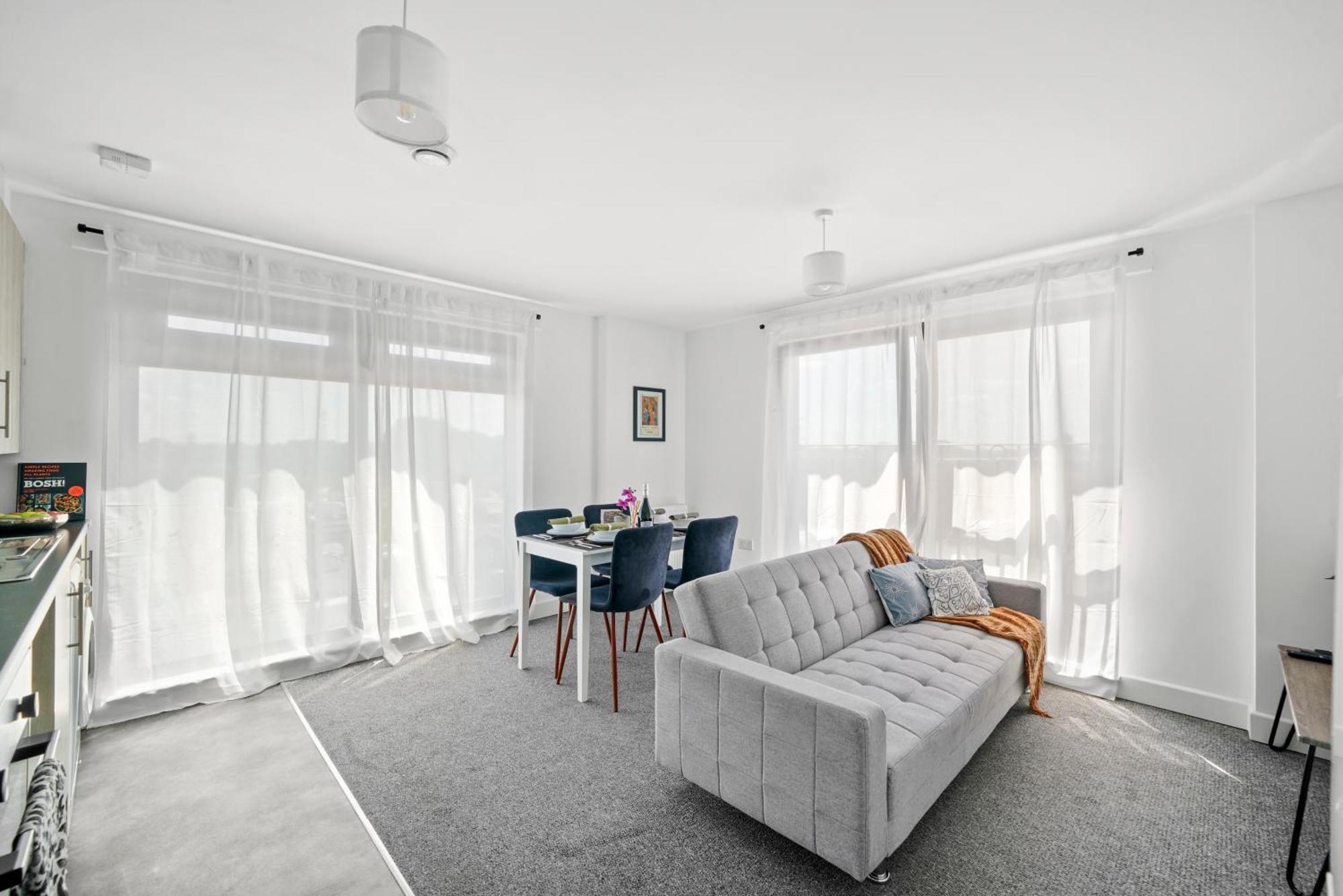 One And Two Bed Apartments Slough Near Heathrow كولنبروك المظهر الخارجي الصورة