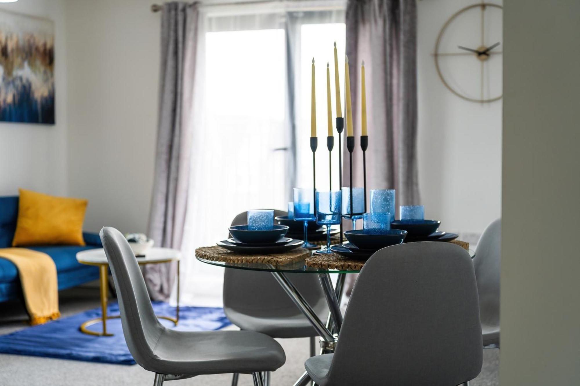 One And Two Bed Apartments Slough Near Heathrow كولنبروك المظهر الخارجي الصورة