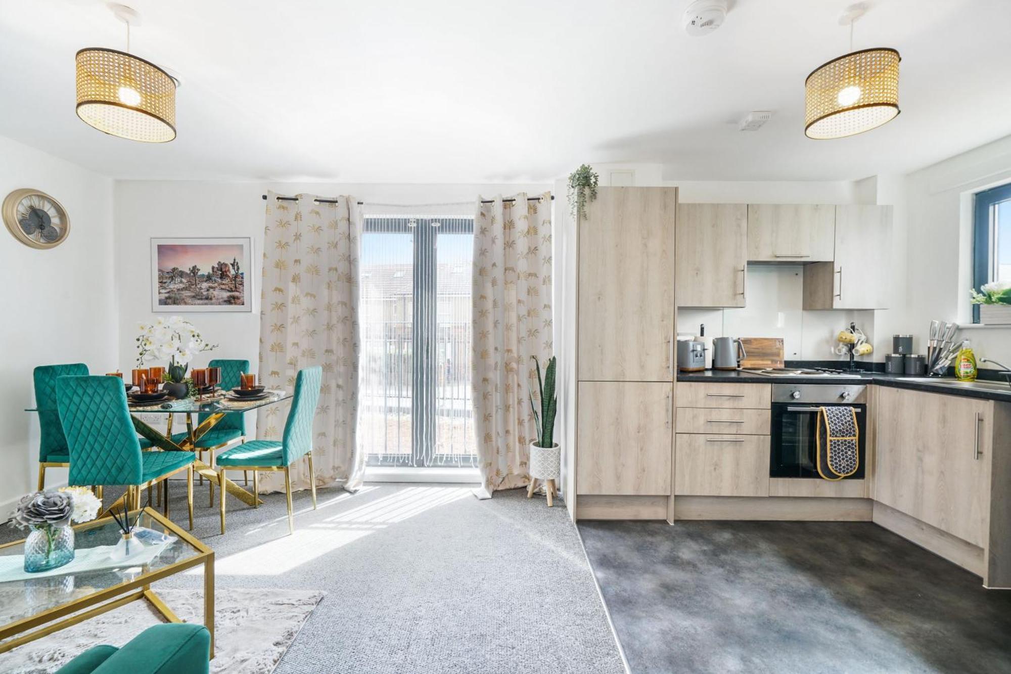 One And Two Bed Apartments Slough Near Heathrow كولنبروك المظهر الخارجي الصورة