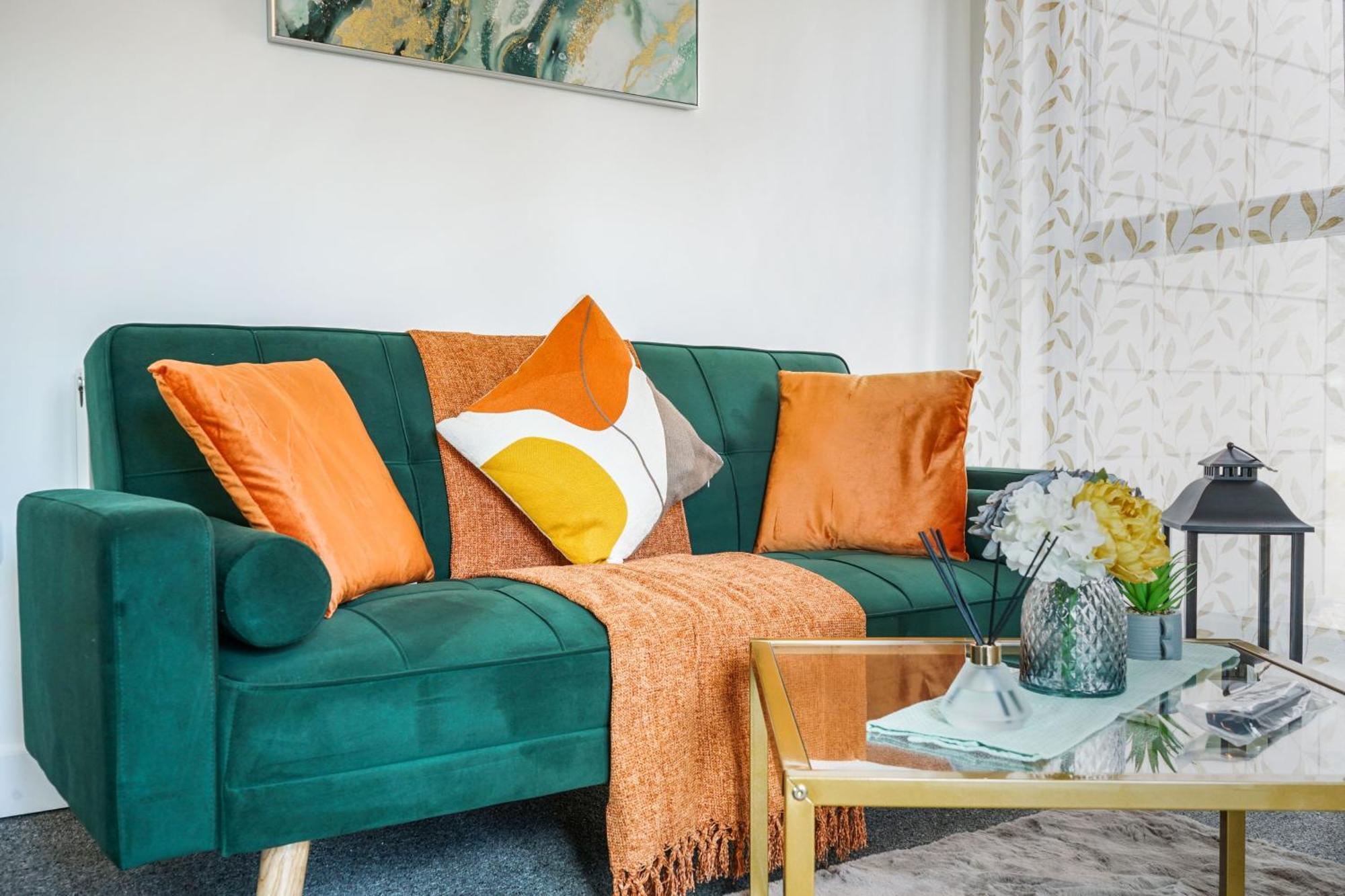 One And Two Bed Apartments Slough Near Heathrow كولنبروك المظهر الخارجي الصورة