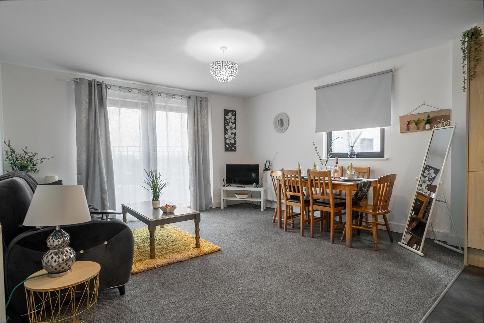 One And Two Bed Apartments Slough Near Heathrow كولنبروك المظهر الخارجي الصورة