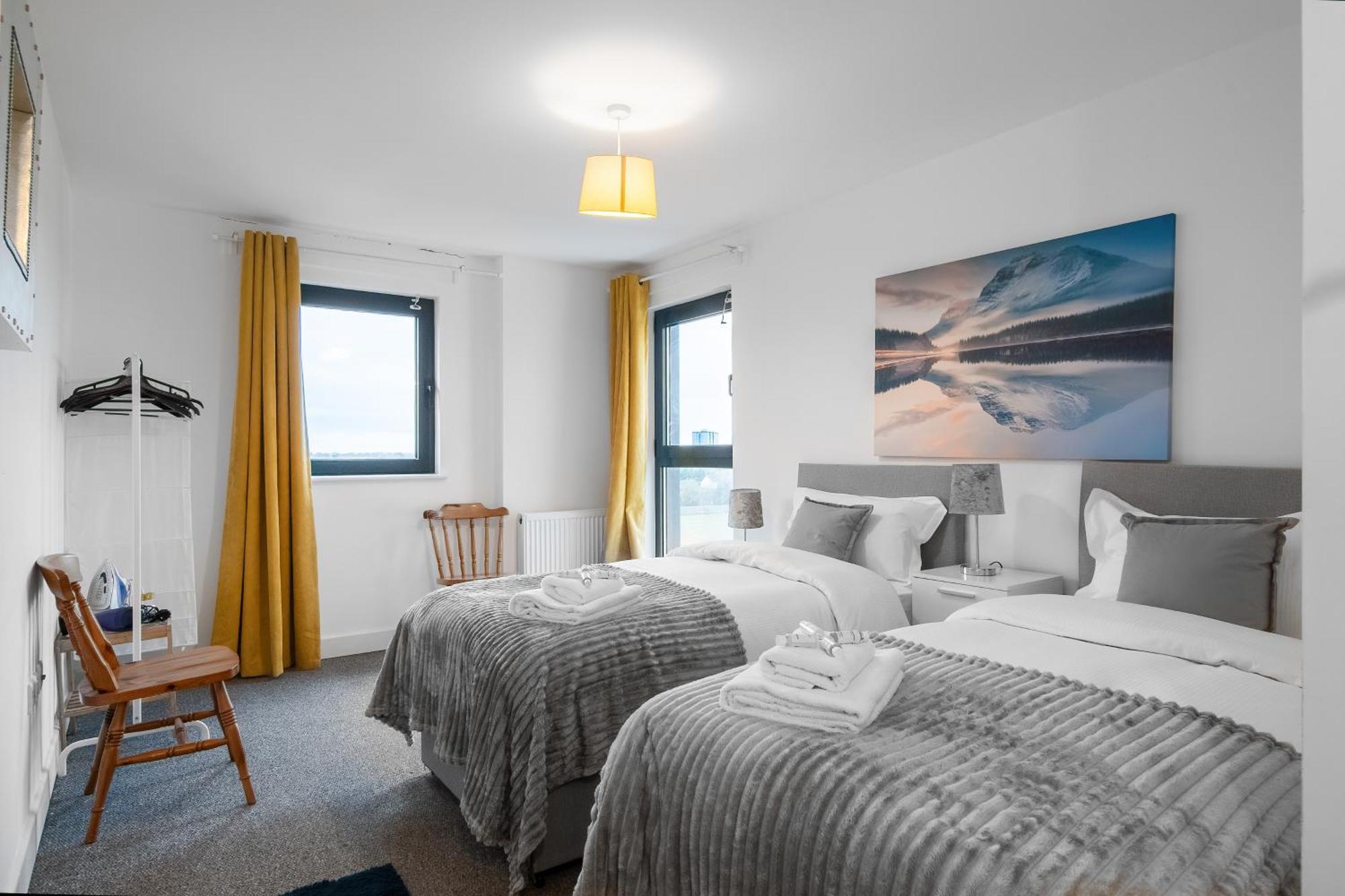 One And Two Bed Apartments Slough Near Heathrow كولنبروك المظهر الخارجي الصورة