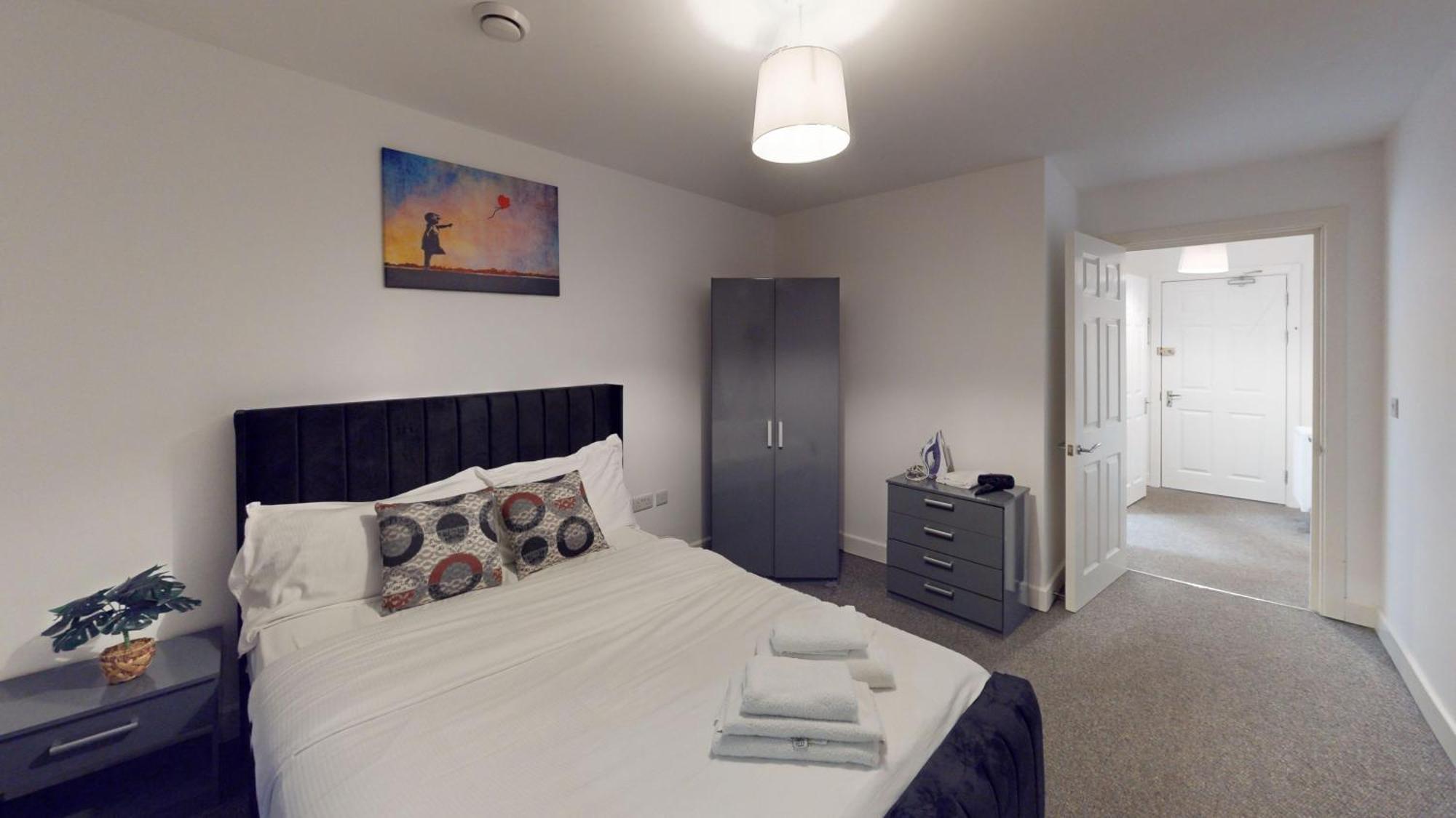 One And Two Bed Apartments Slough Near Heathrow كولنبروك المظهر الخارجي الصورة